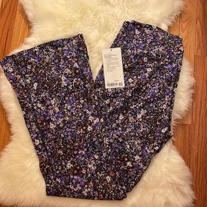 Lululemon Groover Super High Rise Flare Pant size 14 32.5”